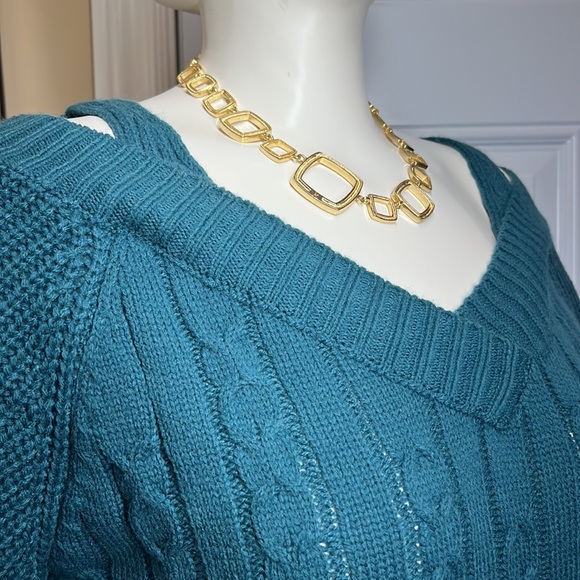 Shein off the shoulder sweater - Picture 4 of 5